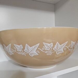 Pyrex #444 Sandalwood